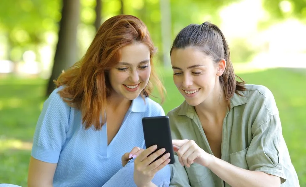 People earning CBD Rewards